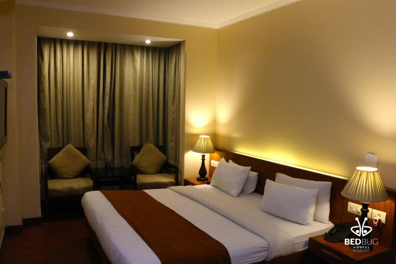 Madpackers Delhi West Hostel นิวเดลี ภายนอก รูปภาพ